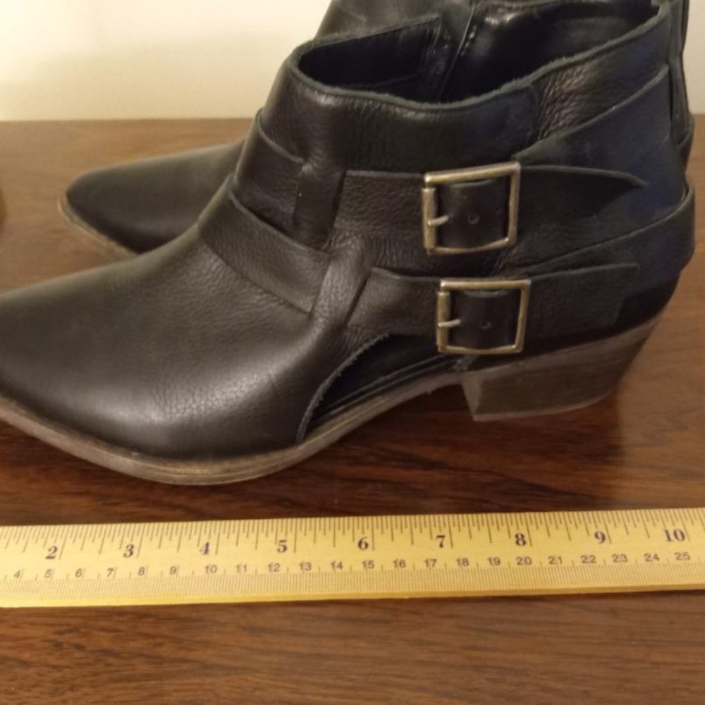 Steve Madden Western Leather Booties